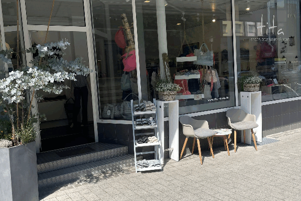 Bild 1 von Shoes Accessoires And More TiTa
